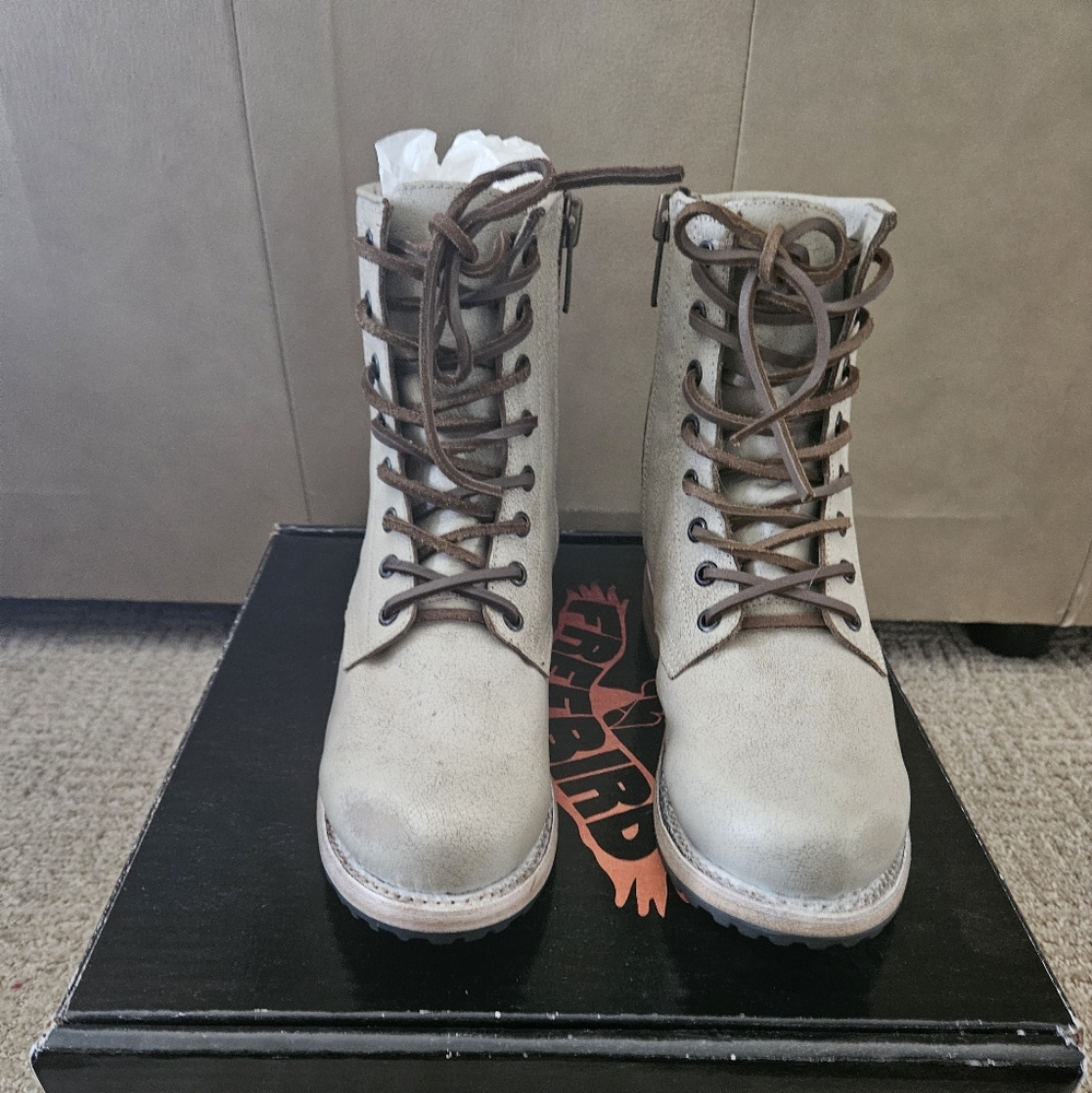 Freebird Manchester Beige Size 8
